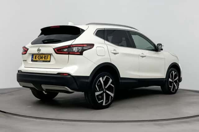 Nissan Qashqai (2021) thumbnail 4