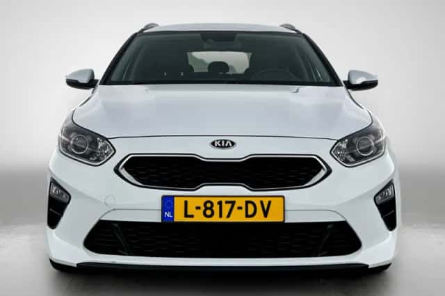 Kia Ceed Sportswagon (2021) thumbnail 5
