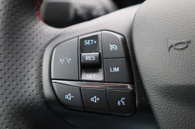 Ford Kuga (2025) thumbnail 18