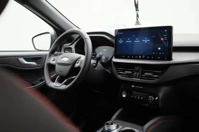 Ford Kuga (2025) thumbnail 33