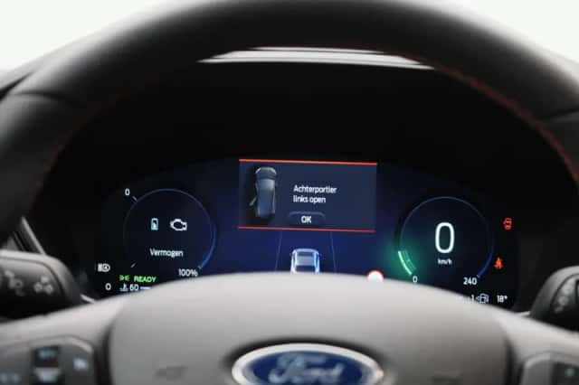 Ford Kuga (2025) thumbnail 8