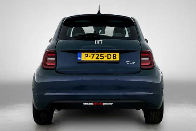 Fiat 500 (2021) thumbnail 3
