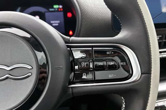 Fiat 500 (2021) thumbnail 6