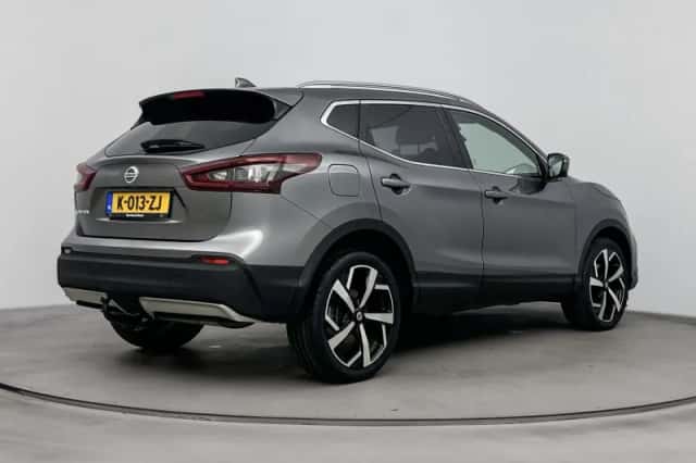 Nissan Qashqai (2021) thumbnail 4
