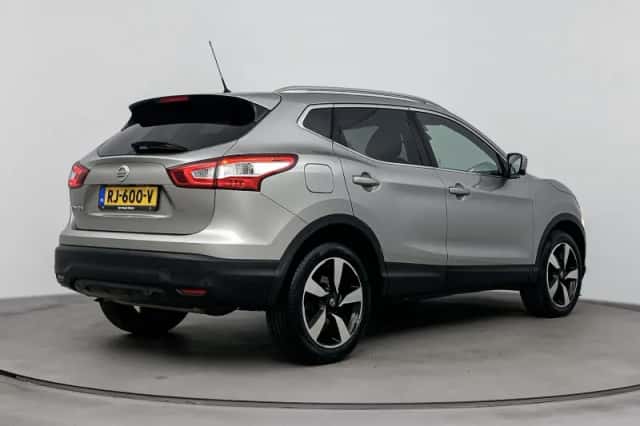 Nissan Qashqai (2017) thumbnail 4