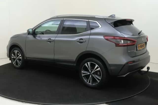 Nissan Qashqai (2021) thumbnail 3