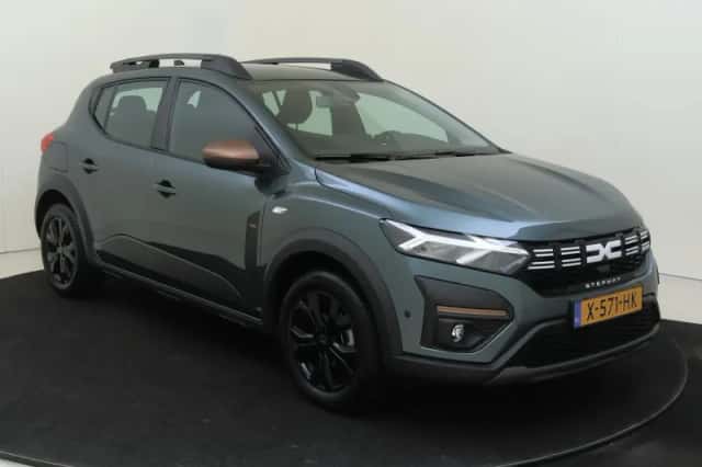 Dacia Sandero Stepway (2023) thumbnail 2