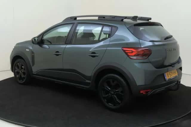 Dacia Sandero Stepway (2023) thumbnail 3