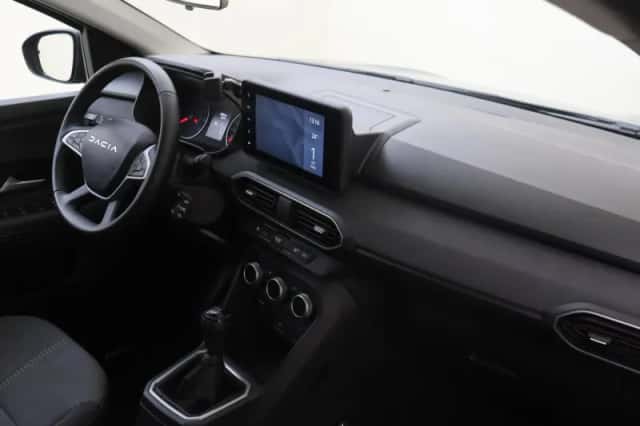 Dacia Sandero Stepway (2023) thumbnail 5