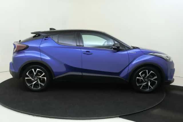 Toyota C-HR (2017) thumbnail 11