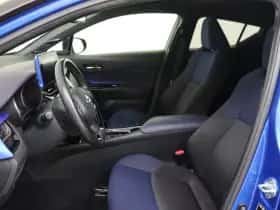 Toyota C-HR (2017) thumbnail 13