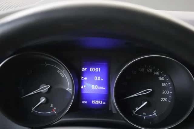 Toyota C-HR (2017) thumbnail 14