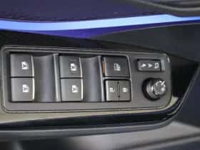 Toyota C-HR (2017) thumbnail 27