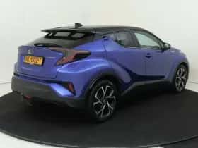 Toyota C-HR (2017) thumbnail 6