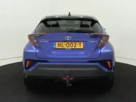 Toyota C-HR (2017) thumbnail 9