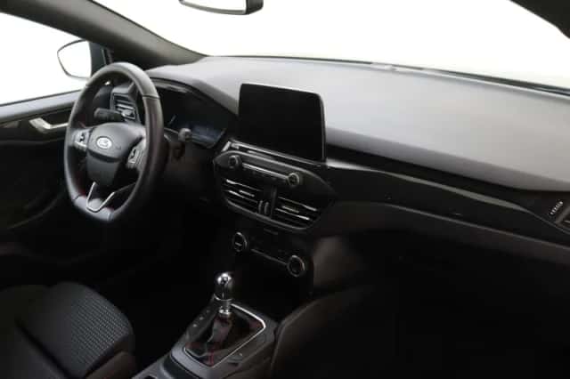 Ford Focus (2020) thumbnail 5