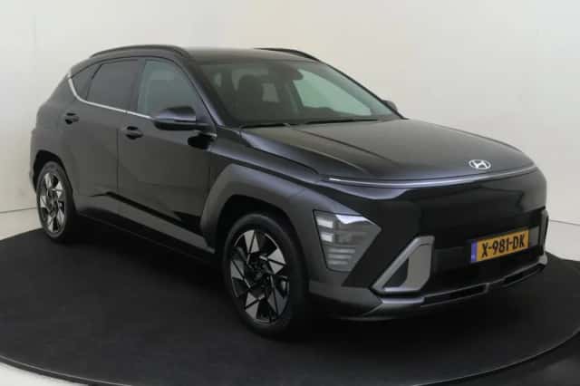 Hyundai Kona (2023) thumbnail 2