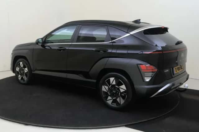 Hyundai Kona (2023) thumbnail 3