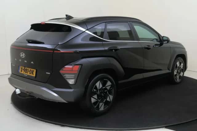 Hyundai Kona (2023) thumbnail 4