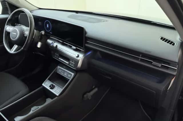 Hyundai Kona (2023) thumbnail 5