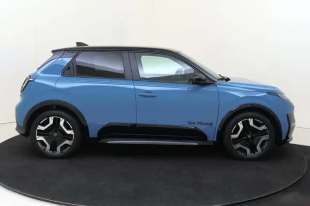 Nissan Micra (2025) thumbnail 9