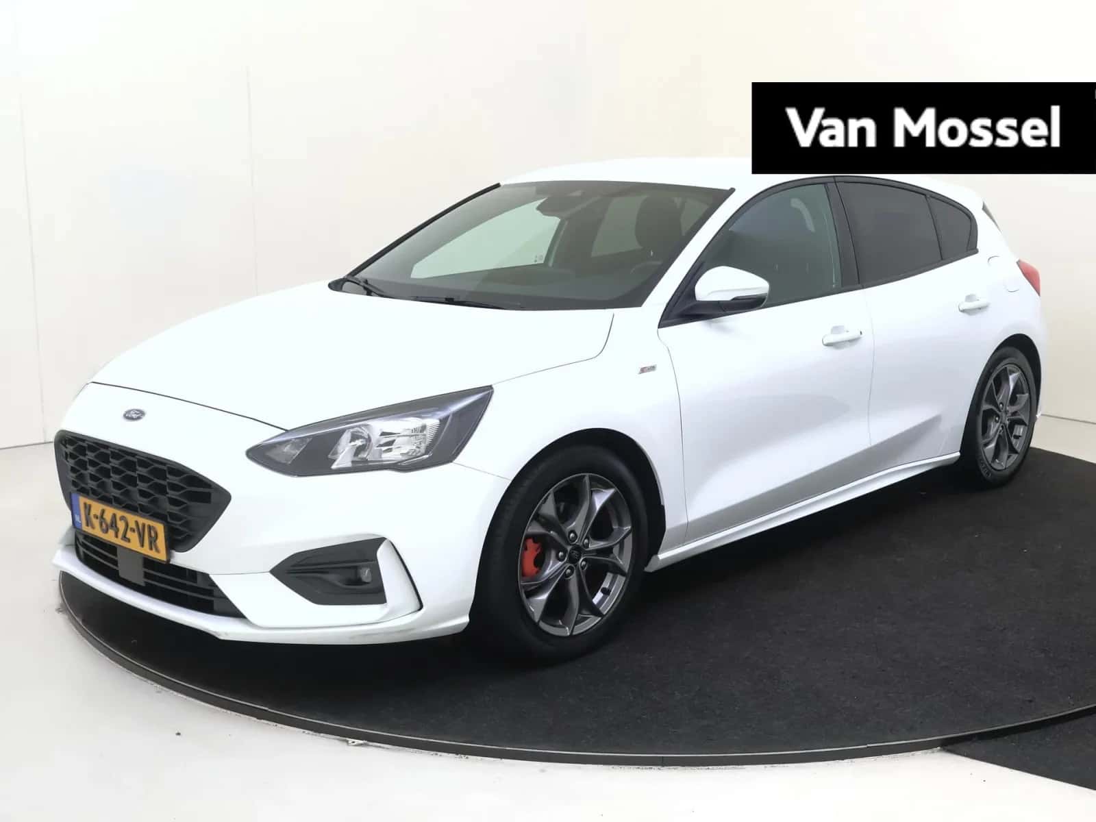 Ford Focus (2021) — foto 1