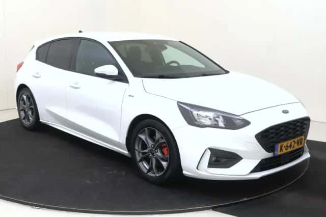 Ford Focus (2021) thumbnail 2