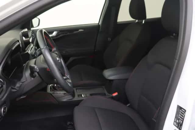 Ford Focus (2021) thumbnail 11