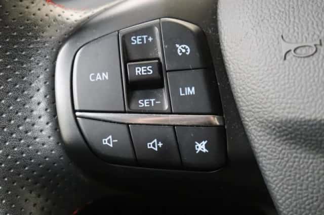 Ford Focus (2021) thumbnail 13