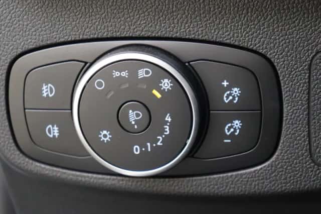Ford Focus (2021) thumbnail 23