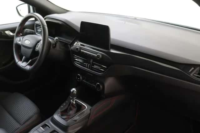 Ford Focus (2021) thumbnail 5