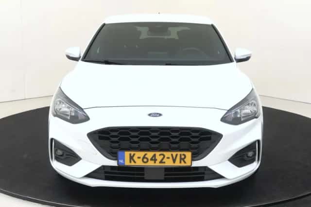 Ford Focus (2021) thumbnail 6