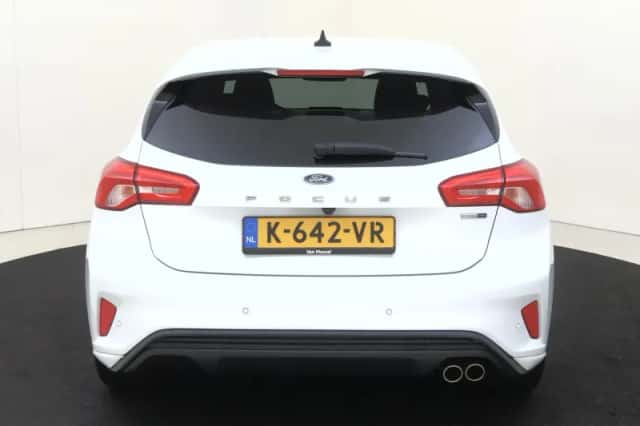 Ford Focus (2021) thumbnail 7