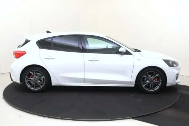 Ford Focus (2021) thumbnail 9