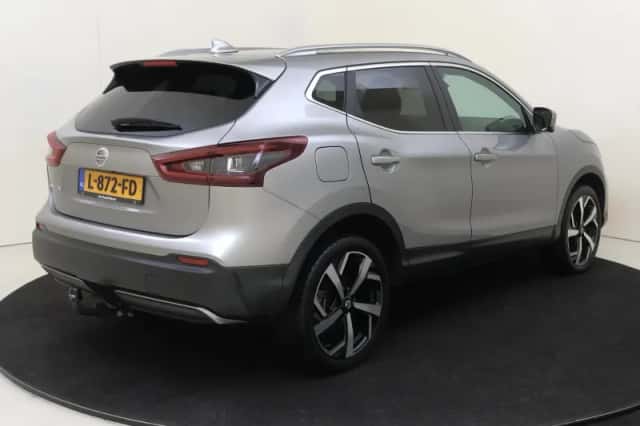 Nissan Qashqai (2021) thumbnail 4