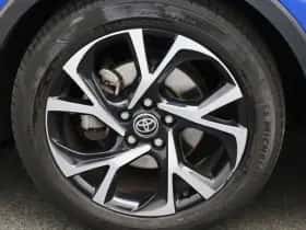 Toyota C-HR (2021) thumbnail 12