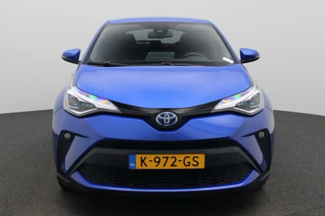 Toyota C-HR (2021) thumbnail 3