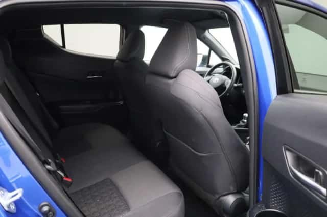 Toyota C-HR (2021) thumbnail 36