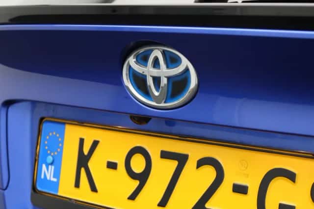 Toyota C-HR (2021) thumbnail 39
