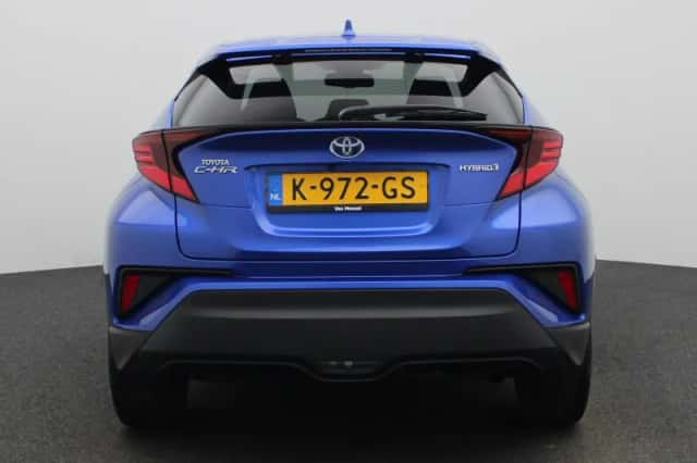 Toyota C-HR (2021) thumbnail 5