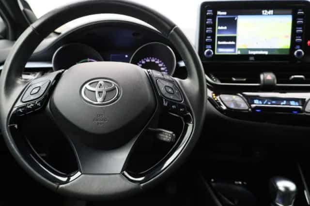 Toyota C-HR (2021) thumbnail 7
