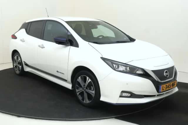 Nissan Leaf (2021) thumbnail 2