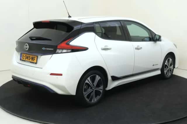 Nissan Leaf (2021) thumbnail 4