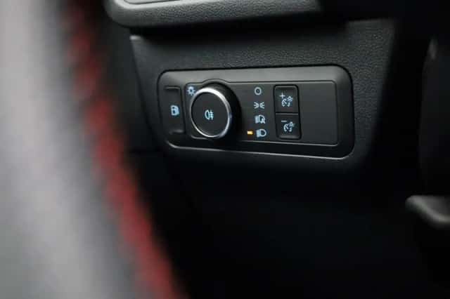 Ford Kuga (2025) thumbnail 22