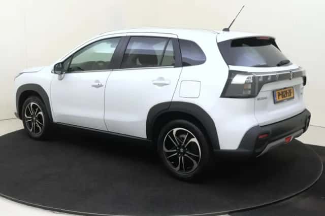 Suzuki S-Cross (2022) thumbnail 3