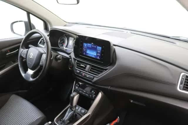 Suzuki S-Cross (2022) thumbnail 5