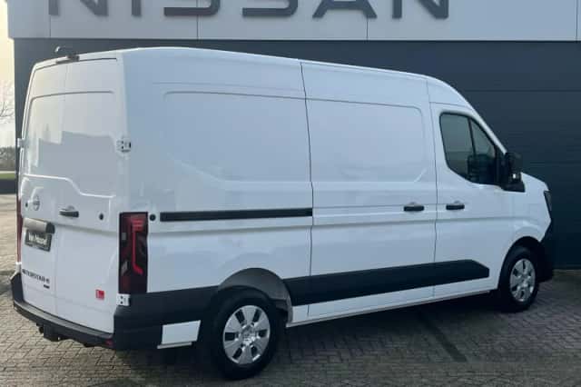 Nissan Interstar (2026) thumbnail 2
