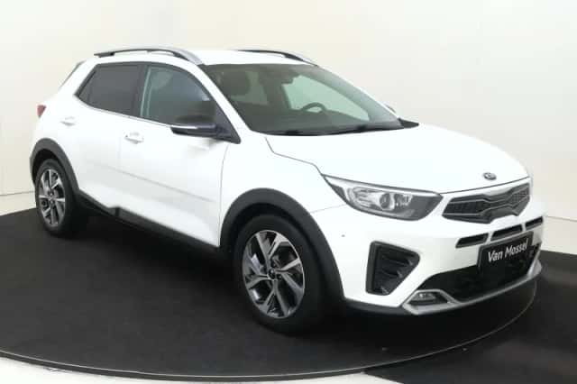 Kia Stonic (2021) thumbnail 2