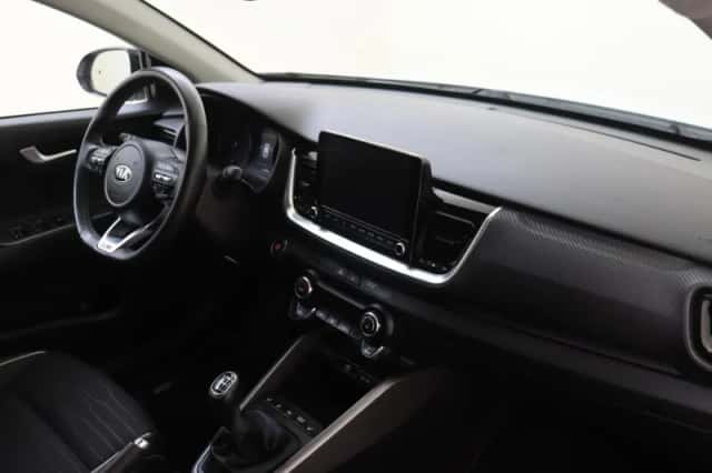 Kia Stonic (2021) thumbnail 5