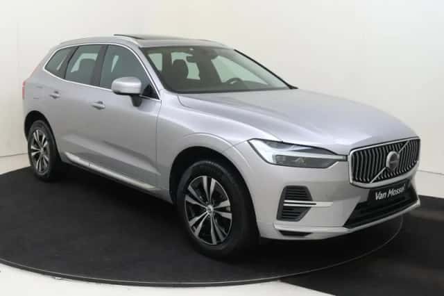Volvo XC60 (2022) thumbnail 2